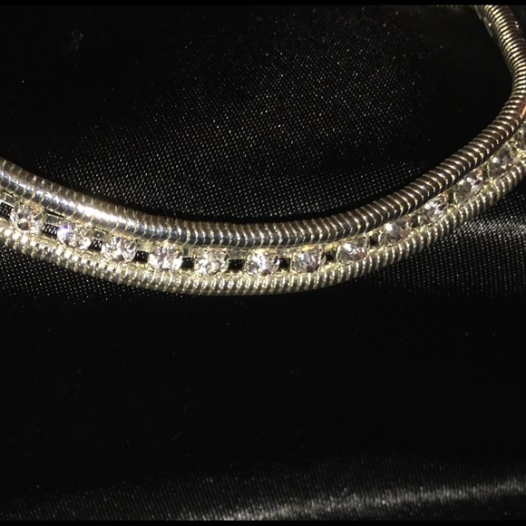 Jewelry - Picture 1 of 3